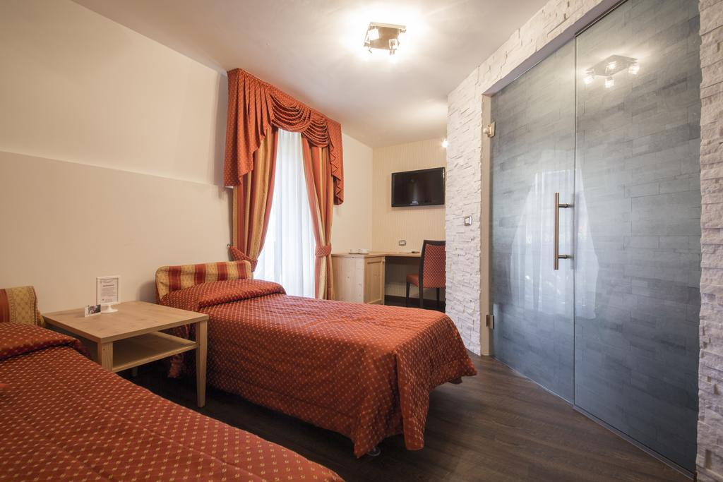 פרדאצו Hotel Touring חדר תמונה