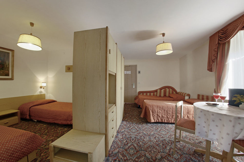 פרדאצו Hotel Touring מראה חיצוני תמונה