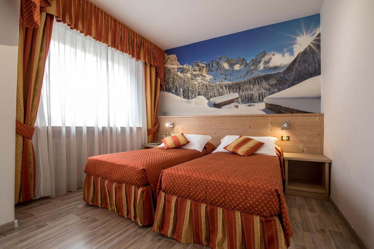 פרדאצו Hotel Touring מראה חיצוני תמונה